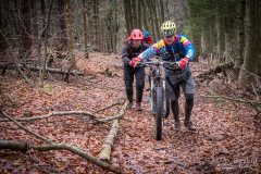 Na czerwonym szlaku z Przegibka na Rycerzową (błoto nie dało szans na podjazd na Majów)