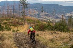 Zjazd z Muńcoła zielonym szlakiem do Ujsół