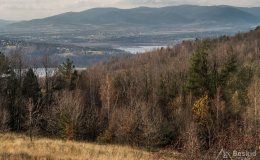 Widok znad Oczkowa na Jezioro Żywieckie i Beskid Śląski