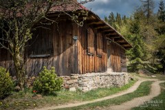 Jedna z chat na Gibasach