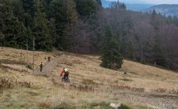 Zjazd zielonym szlakiem z Rycerzowej na Przełęcz Kotarz