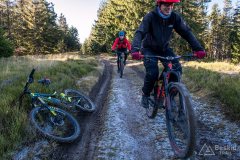 Na czerwonym szlaku na Mędralową