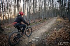 Na żółtym szlaku na Jałowiec