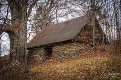 Kamienne szałasy w okolicy Przykrzycy