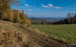 Pod Jaworzyną, na czerwonym szlaku na Leskowiec