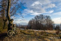 Przy ruinach schroniska pomiędzy Czuplem a Magurką Wilkowicką